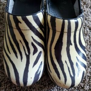 Dansko Zebra Print Clogs Size 6 (Euro 36)